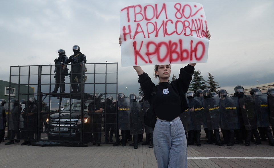 تظاهرات در بلاروس با شعار تولدت مبارک خائن برای الکساندر لوکاشنکو
