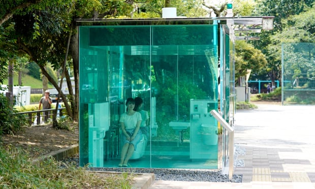 دستشویی عمومی شفاف در توکیو
