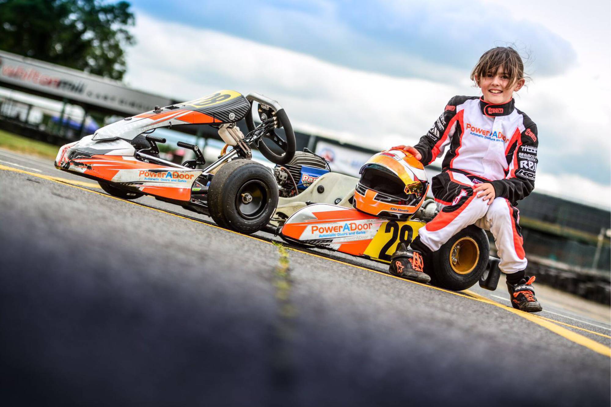 الا استیونس: دختر ۱۳ ساله ای که میخواهد اولین راننده زن مسابقات فرمول یک باشد