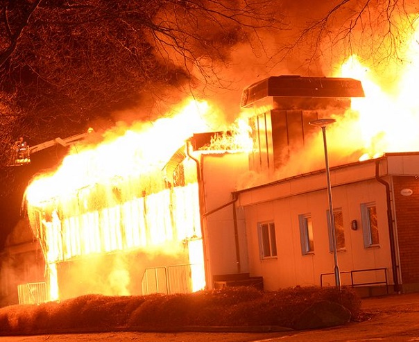 ۴ دانش آموز کرجی، مدرسه خود را به آتش کشیدند؛ داستان تلخ مافیای کنکور!
