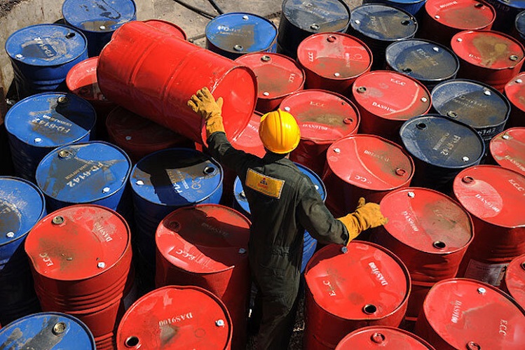 جزییات فروش اوراق نفت خام ایران به مردم از یکشنبه ۲۶ مرداد [لغو شد]