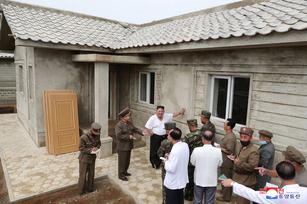 5 کارمند وزارت اقتصاد کره شمالی به جرم انتقاد از سیاست‌های کیم جونگ اون اعدام شدند