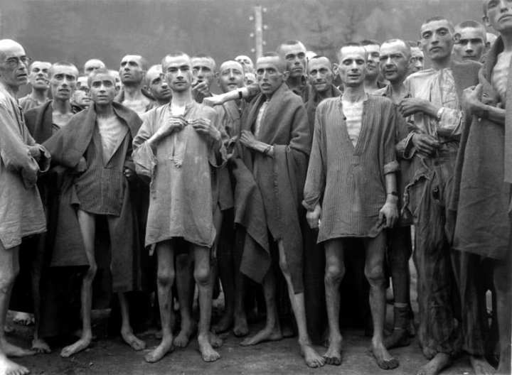 در ادامه این مطلب قصد داریم نگاهی بیندازیم به برخی از شوکه کننده ترین و غیرانسانی ترین آزمایش هایی که نازی ها روی زندانیان انجام می دادند
