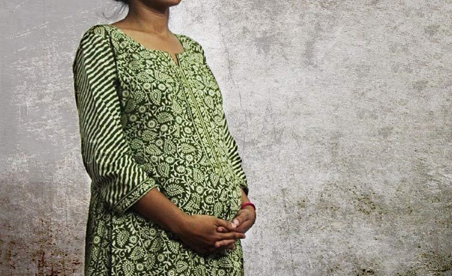 مرد هندی شکم زن باردارش را شکافت تا ببیند بالاخره پسردار شده است یا نه!