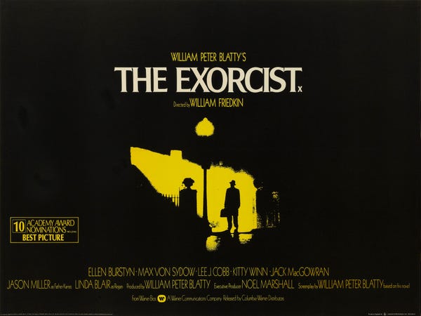 وقتی فیلم جن گیر (The Exorcist) در سال 1973 منتشر شد، ژانر وحشت را در مسیری تازه کانالیزه کرد و اکنون بعد از نزدیک به 6 دهه هنوز هم یکی از پرتنش ترین، پرتعلیق ترین و ترسناک ترین فیلم های ژانر وحشت به شمار می آید. 