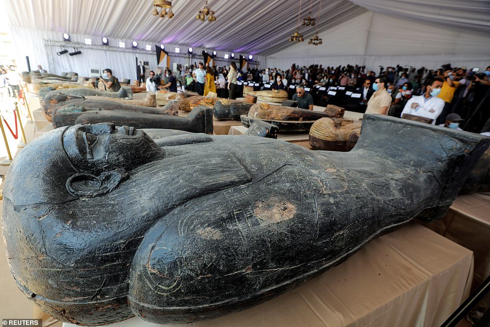کشف ده ها تابوت 2,500 ساله در مصر حاوی بقایای مومیایی شده بدون مغز 