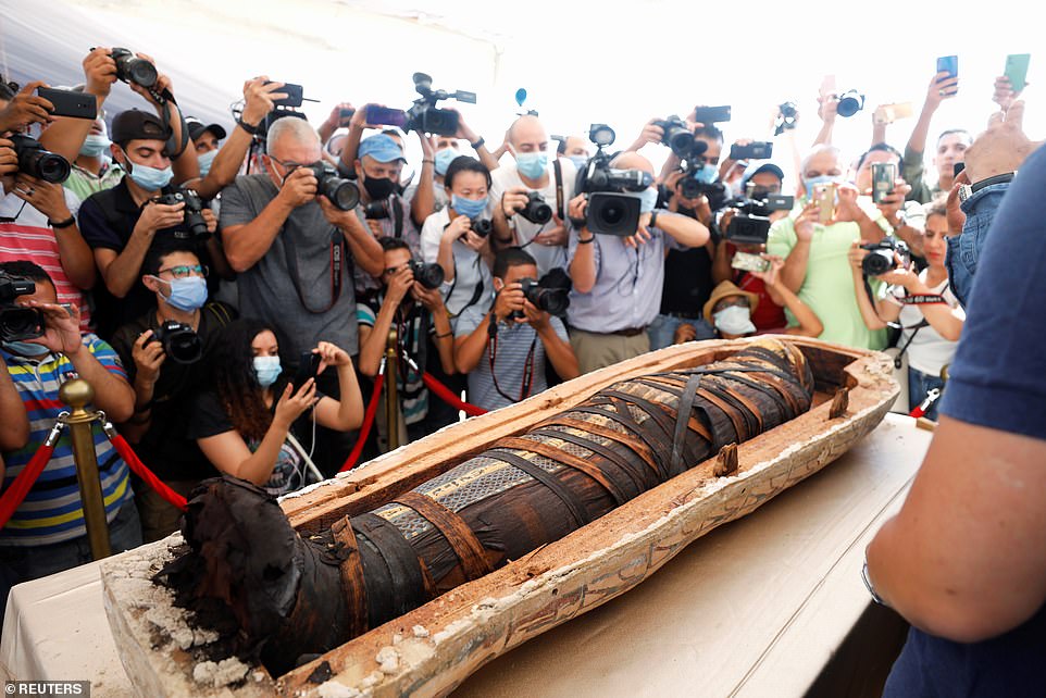 کشف ده ها تابوت 2,500 ساله در مصر حاوی بقایای مومیایی شده بدون مغز 