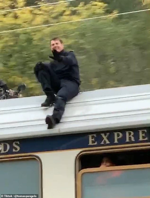 بدلکاری تام کروز روی سقف قطار در حال حرکت در «ماموریت غیرممکن 7»