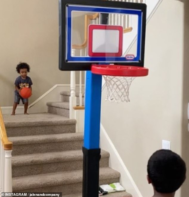 یک پسربچه سه ساله اهل کالیفرنیا به خاطر مهارت های باورنکردنی اش در بسکتبال طرفداران بسیاری در شبکه های اجتماعی بدست آورده است