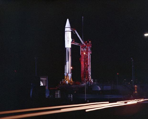 راکت Centaur در حال بازگشت به زمین پس از 54 سال