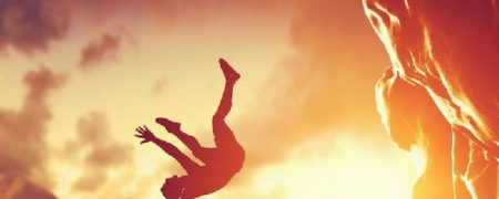 مقصر سقوط دانش آموز قاینی از کوه؛ برنامه شاد ؟ کندی اینترنت ؟ نه هیچکدام!