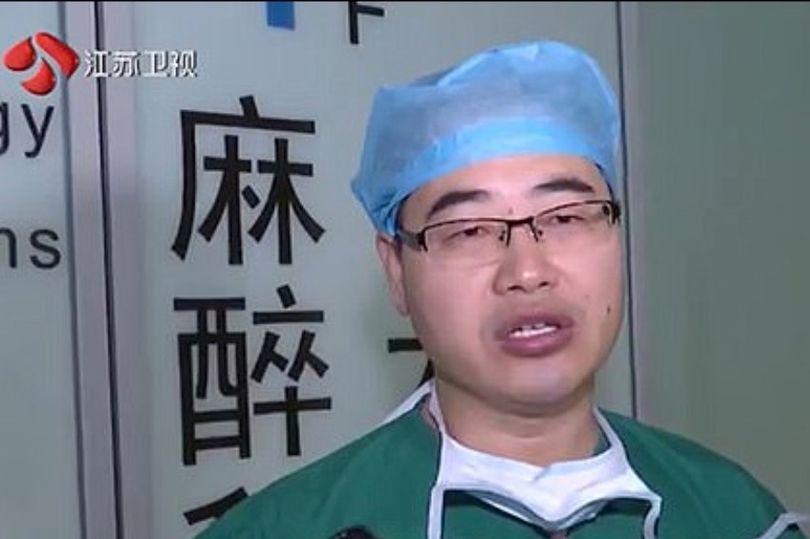 گروهی از پزشکان چینی اعضای بدن قربانیان تصادفات خودرویی را به صورت مخفیانه بیرون آورده و در بازار سیاه به فروش می رساندند.