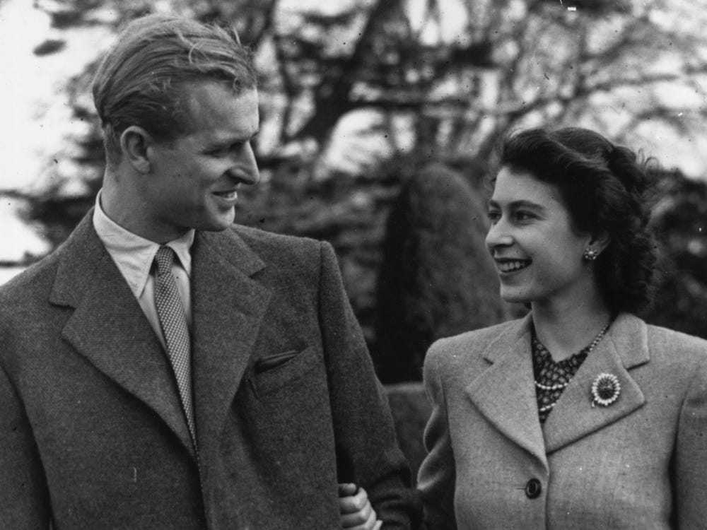 عکس یادگاری ملکه انگلستان و همسرش به بهانه ۷۳ سال زندگی مشترک