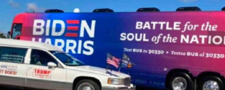 طرفداران دونالد ترامپ اتوبوس کمپین جو بایدن را از شهر تگزاس بیرون کردند + ویدیو