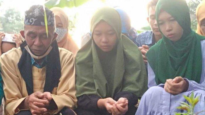 دو دختر دوقلو اهل اندونزی که دو دهه قبل در اثر جنگی خونین و فرقه ای از هم جدا افتاده بودند از طریق نرم افزار تیک تاک بار دیگر همدیگر را پیدا کردند.