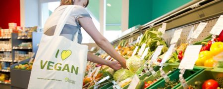 بالاتر بودن ریسک شکستگی های استخوانی در افراد گیاهخوار به دلیل کمبود مواد مغذی