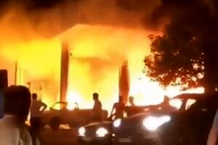تصاویر انفجار در پمپ بنزین خیابان پیروزی تهران؛ رد شایعه بمب‌گذاری