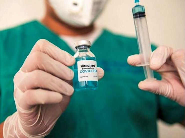 دکتر مینو محرز مدعی شد که واکسن کرونا ساخت ایران تیرماه 1400 وارد تولید انبوه شده و بیش از 70 درصد مصونیت ایجاد خواهد کرد.