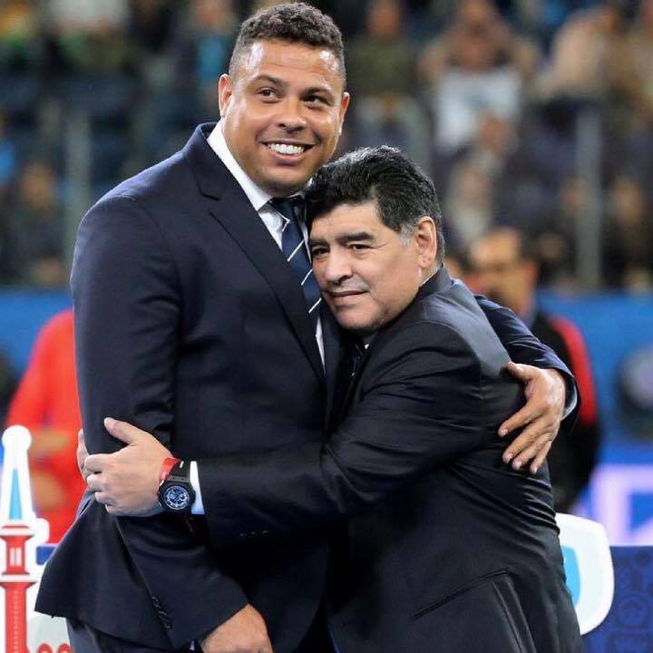 رونالدو برزیلی که اکنون رییس باشگاه رئال وایادولید در اسپانیا است در کنفرانس خبری خود در روز سه شنبه هنگام صحبت در مورد دیگو مارادونا احساساتی شد.