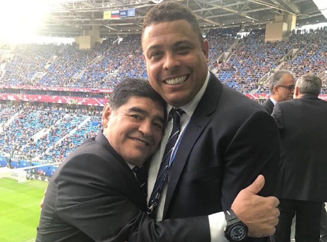 رونالدو برزیلی که اکنون رییس باشگاه رئال وایادولید در اسپانیا است در کنفرانس خبری خود در روز سه شنبه هنگام صحبت در مورد دیگو مارادونا احساساتی شد.