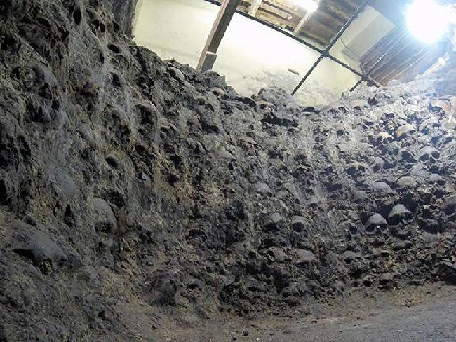 باستان شناسان بیش از 119 جمجمه انسان را در در یک بخش جدید از برج آزتک در مکزیک که قدمت آن به دهه 1400 باز می گردد کشف کرده اند.