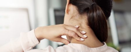 ۸ راهکار ساده برای درمان خشکی گردن