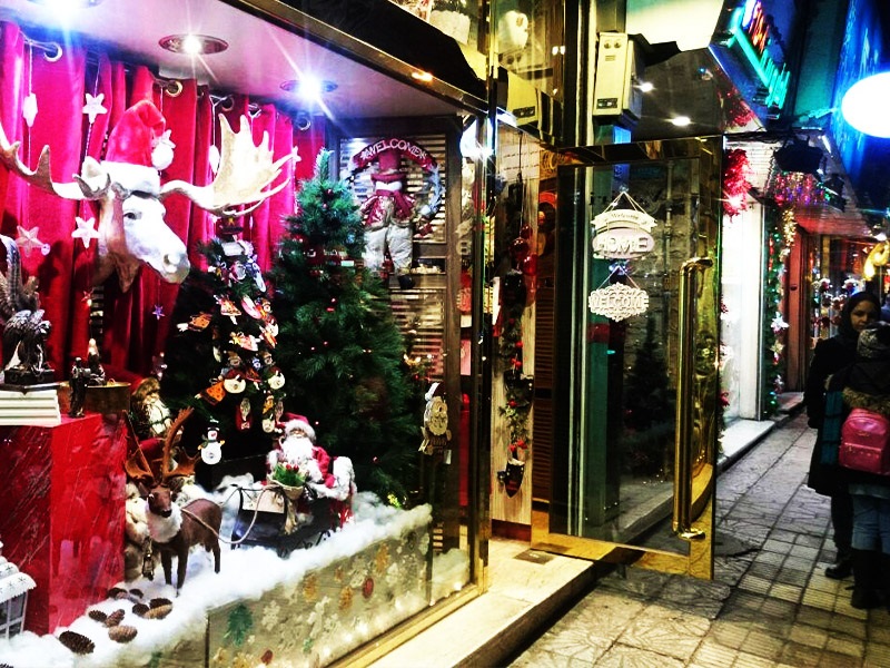 کریسمس گردی خیابان میرزای شیرازی