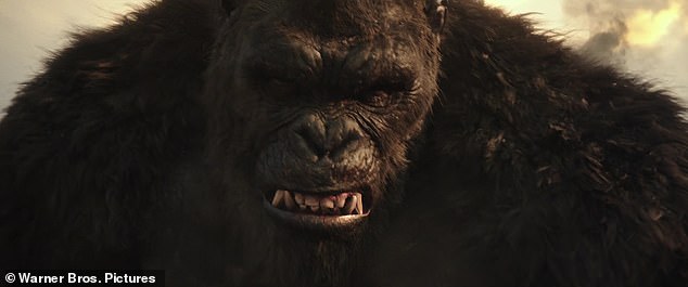 اولین تریلر فیلم Godzilla Vs. Kong در اینترنت منتشر شد که با یک انفجار بزرگ شروع شده و شهروندان به تونل های زیر زمینی پناه می برند 