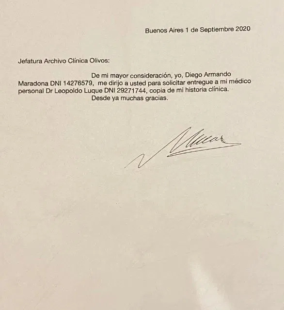 پزشک دیگو مارادونا پس از مرگ این چهره افسانه ا با اتهام جدیدی روبرو شده و آن جعل امضای ستاره آرژانتینی برای دسترسی به سوابق پزشکی اوست.