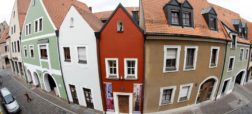 گشتی در کوچک ترین هتل دنیا در آلمان با تنها ۲ متر پهنا