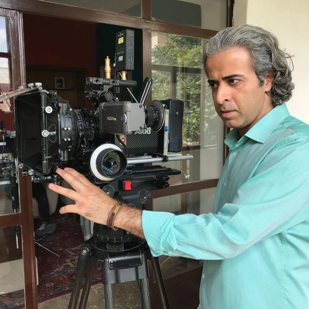 ایوب آقاخانی