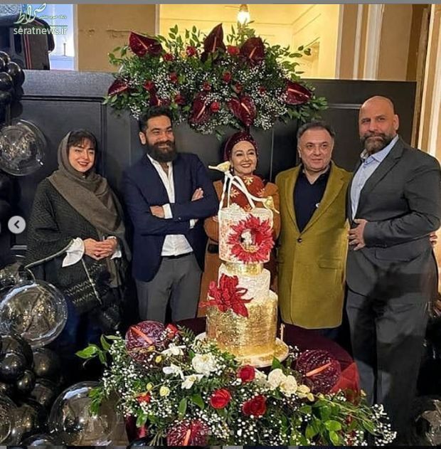به تازگی تصاویر و ویدیویی از جشن تولد لاکچری کتایون ریاحی بازیگر سرشناس سینما و تلویزیون منتشر شده که نشان می دهد وی جشن تولد 59 سالگی خود را در یکی از مجلل ترین هتل های شهر یزد