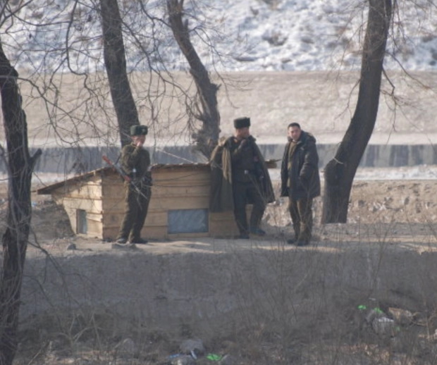 بدلیل شیوع کرونا و سود سرشار از قاچاق متامفتامین ، موارد فرار شهروندان از کره شمالی تقریباٌ به صفر رسیده است.
