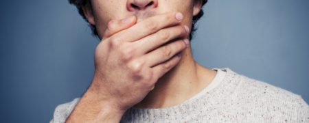 از کجا بفهمیم دهان مان بوی بدی می دهد یا نه؟