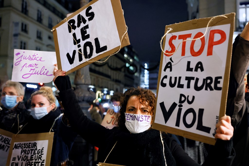 دولت فرانسه قوانین سختگیرانه جدید در مورد سن رضایت جنسی برای کودکان و زنا با محارم تعیین کرد که بی سابقه بوده است.