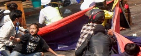 آخرین عکس «فرشته»؛ دختر ۱۹ ساله‌ای که به نماد اعتراضات مردم میانمار تبدیل شده است