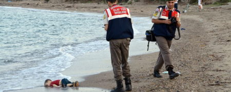 دیدار پاپ فرانسیس با پدر آلان کردی کودک غرق شده سوری و حاشیه‌های حضورش در عراق