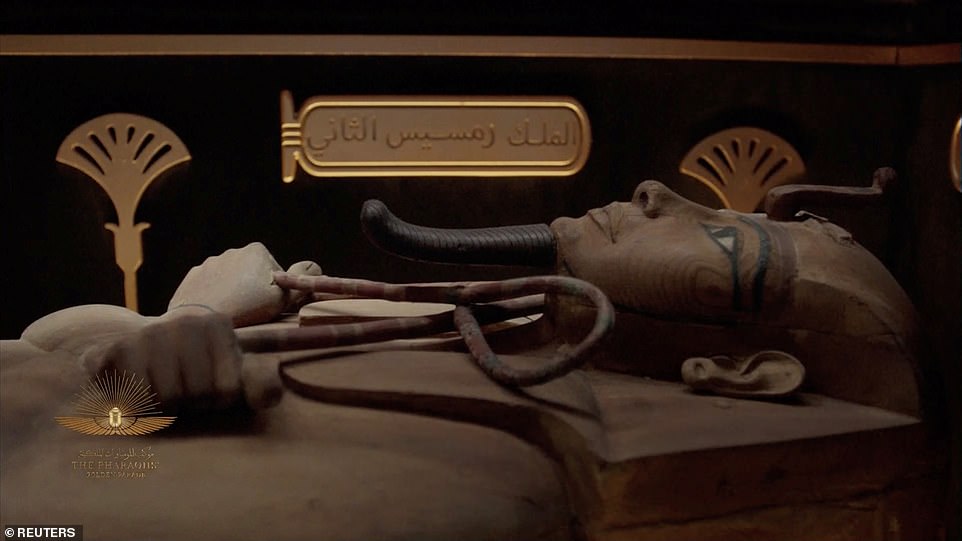 تصاویر رژه باشکوه مومیایی های فراعنه مصر باستان در خیابان های قاهره + ویدیو