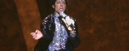 چرا مایکل جکسون همیشه یک دستکش دست می‌کرد؟