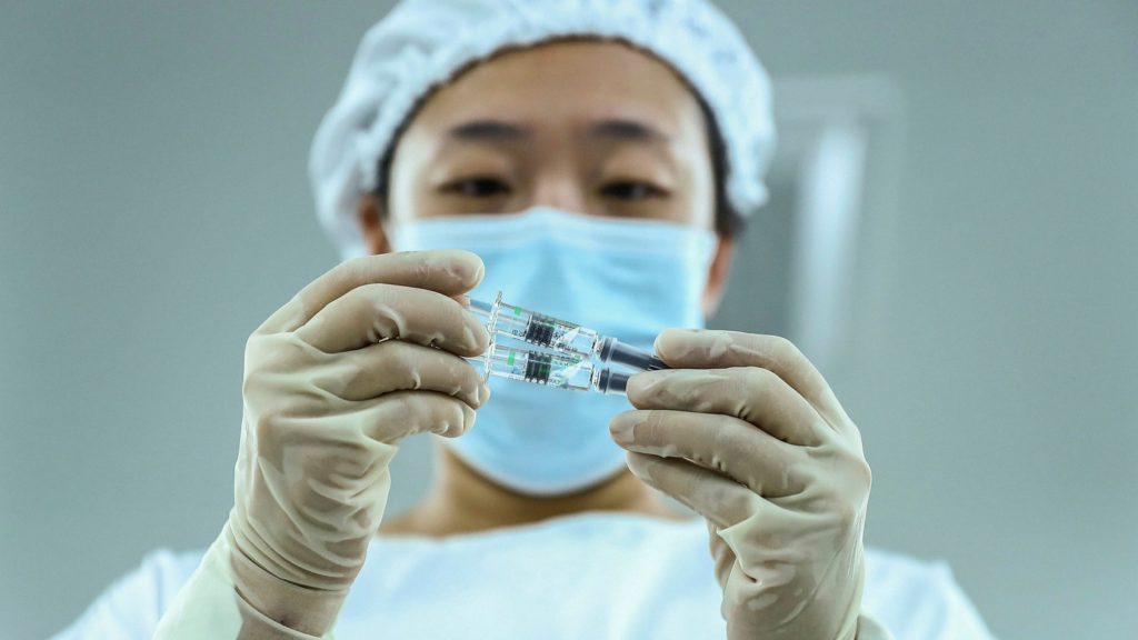 مقام ارشد چینی: «واکسن های کرونای چینی اثربخشی چندانی در مقابله با بیماری ندارند»
