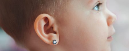 چرا سوراخ کردن گوش نوزادان کار درستی نیست؟