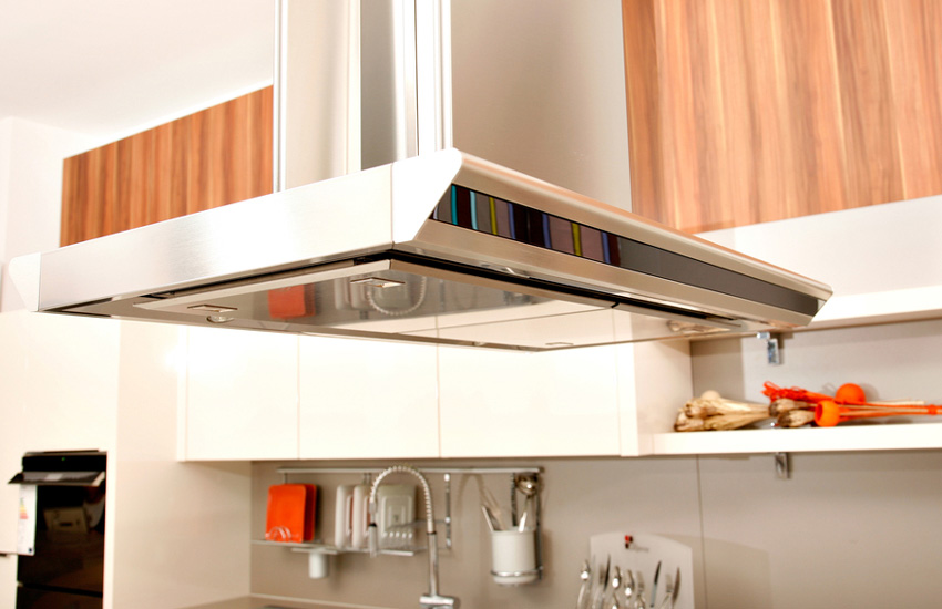 هود آشپزخانه یکی از ضروری ترین اقلام هر خانه ای است که آشپزی کردن بدون آن می تواند غیرممکن یا دستکم دشوار باشد