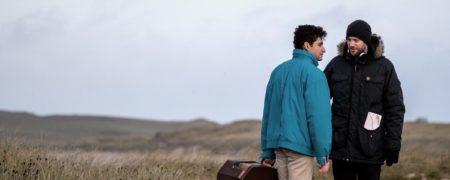 نقد و معرفی فیلم Limbo ؛ فیلمی تکان‌دهنده که تجربه واقعی پناهندگی را به تصویر می‌کشد