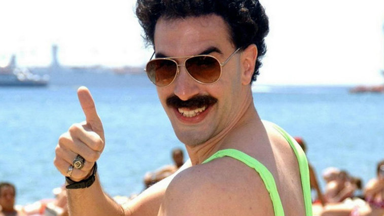 Sacha Baron Cohen in Borat - بازیگران غیرآمریکایی که بسیار سخت است باور کرد آمریکایی نباشند