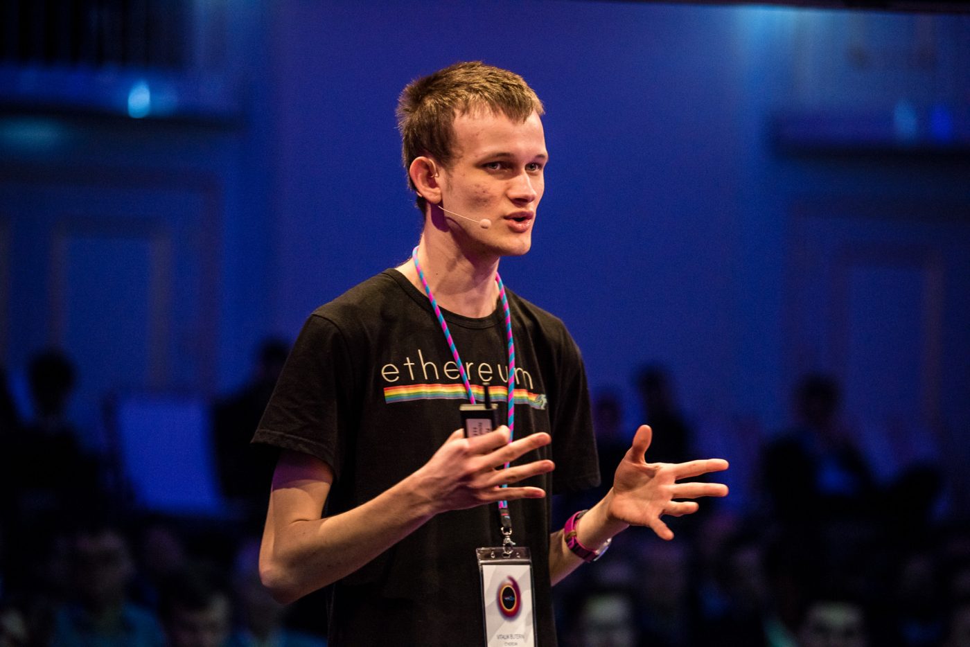 ویتالیک بوترین، برنامه نویس 27 ساله روسی- کانادایی در سال 2013 و زمانی که تنها 19 سال سن داشت رمز ارز موسوم به اتریوم (ethereum) را اختراع کرد.