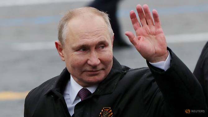 ولادیمیر پوتین ، رییس جمهور روسیه روز دوشنبه در یک مسابقه هاکی چندین گل به ثمر رساند و برای اولین بار از زمان شیوع کرونا به بازی پرداخت.