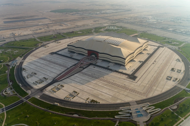 قصد داریم شما را با 8 مورد از بهترین و بزرگ ترین استادیوم های ورزشی قطر که قرار است مسابقات جام جهانی در آن ها برگزار شوند، آشنا کنیم.
