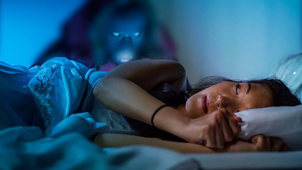 می خواهیم شما را با 10 فیلم ترسناکی آشنا کنیم که تضمین می کنیم ریتم خواب شما را به هم خواهند زد و بعد از تماشایشان بی خواب خواهید شد.