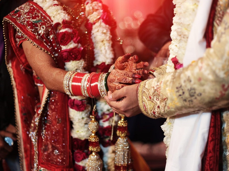 ازدواج داماد هندی با خواهر عروس در حضور جنازه عروس!