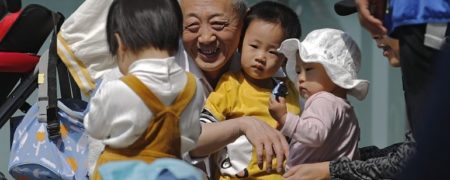 تصویب قانونی در چین که به خانواده ها اجازه می دهد سه فرزند داشته باشند
